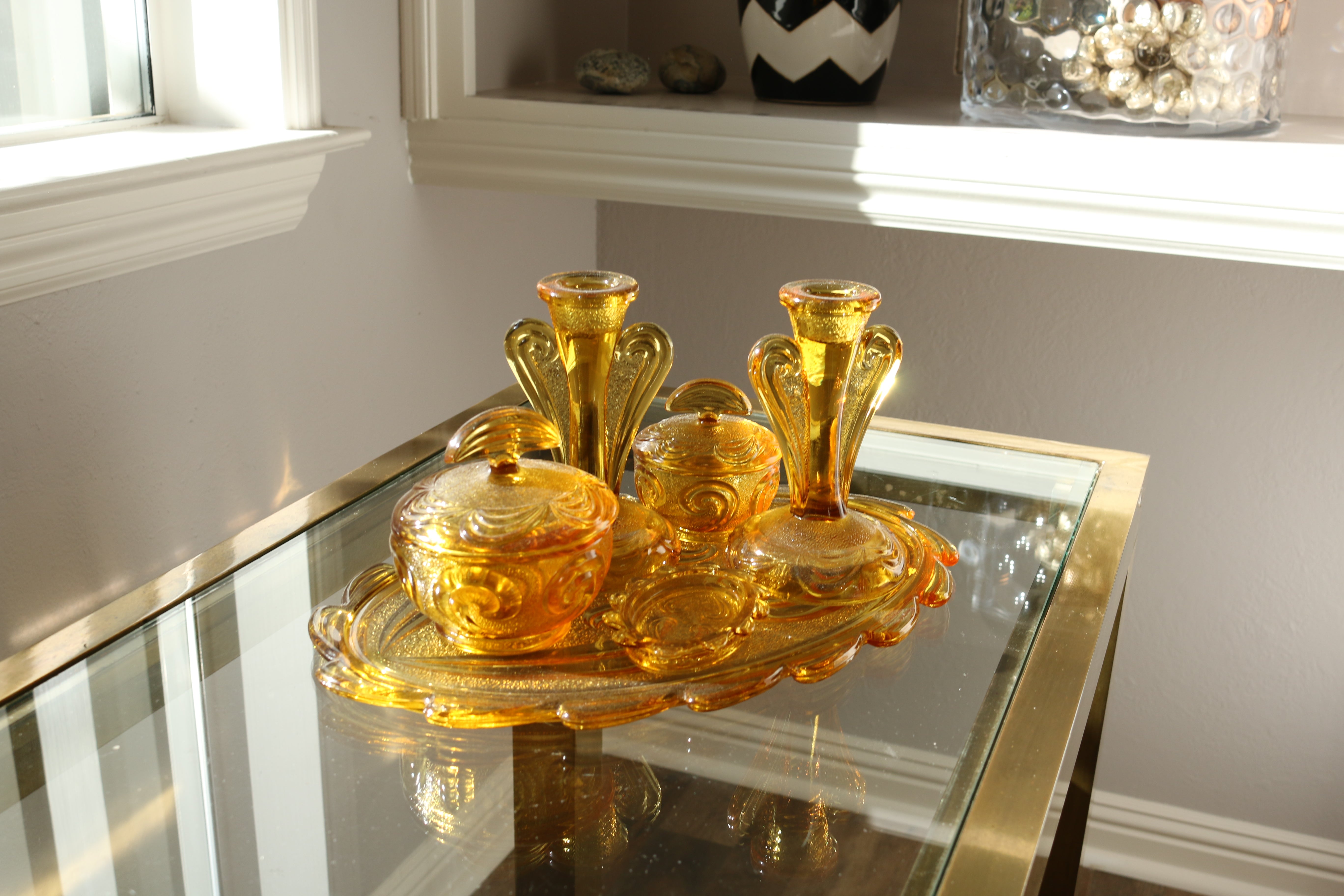 Boxy™ Amber Glass Vanity Set
