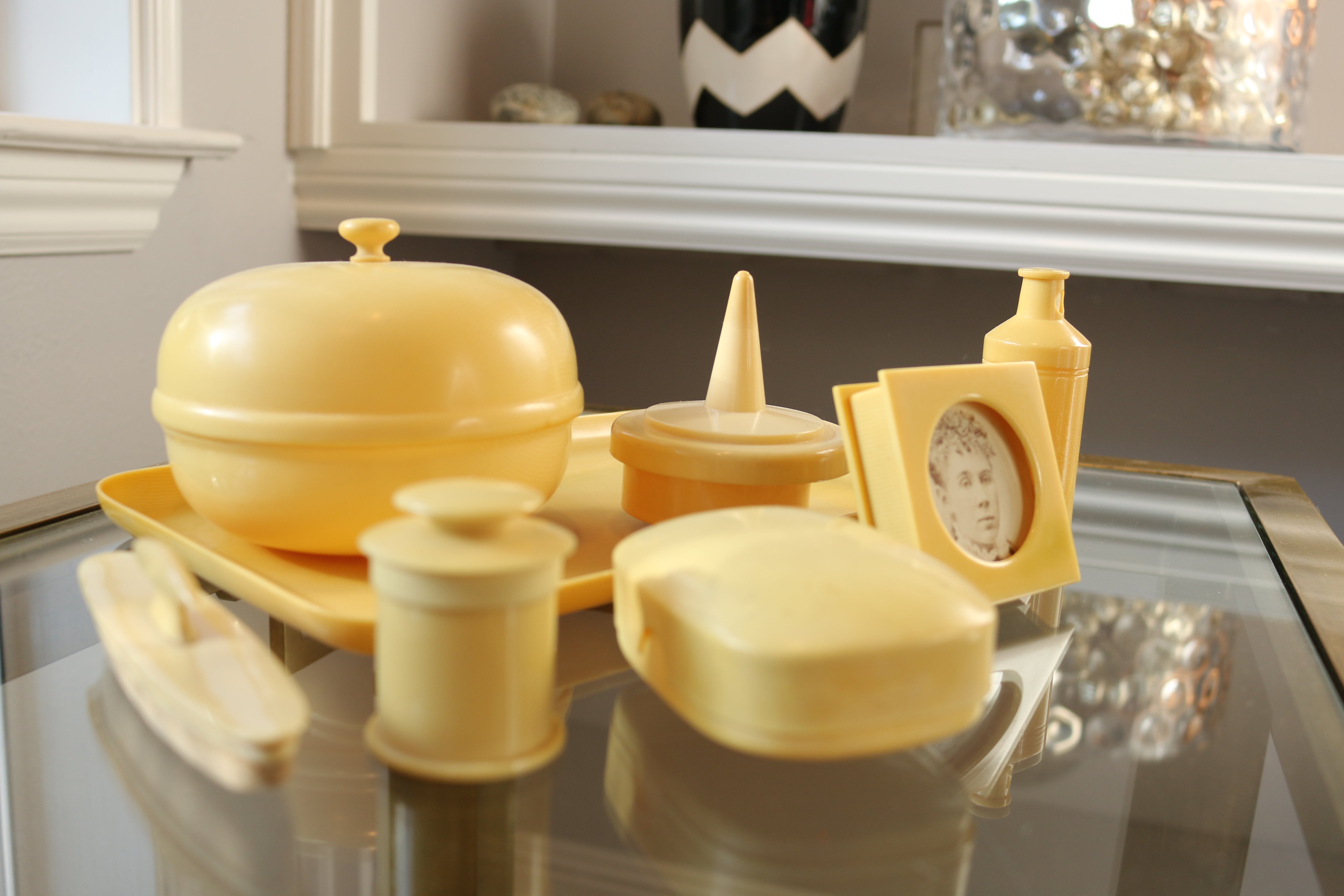 Boxy™ Art Deco Yellow Celluloid Vanity Set
